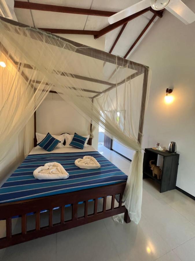 Pineapple Surf Hotel อาฮานกามา ภายนอก รูปภาพ