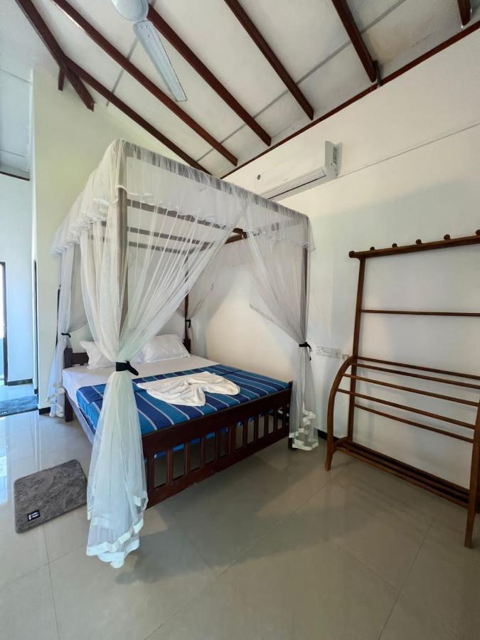 Pineapple Surf Hotel อาฮานกามา ภายนอก รูปภาพ