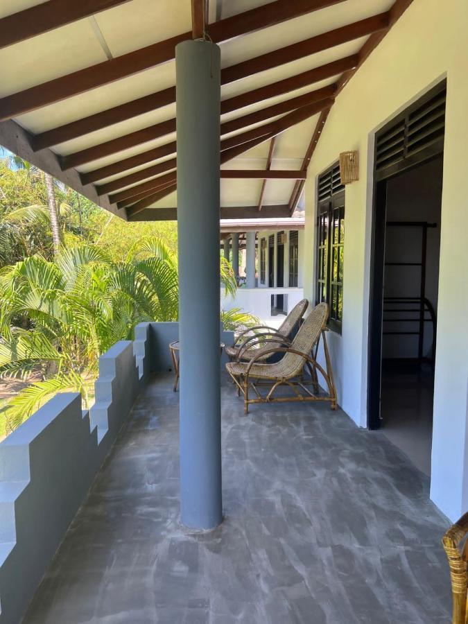 Pineapple Surf Hotel อาฮานกามา ภายนอก รูปภาพ