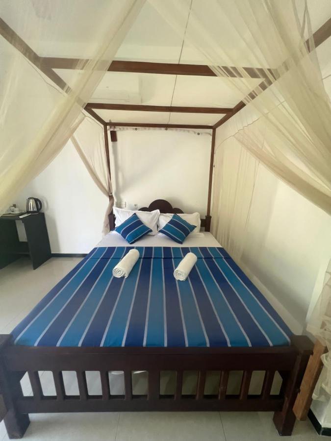Pineapple Surf Hotel อาฮานกามา ภายนอก รูปภาพ