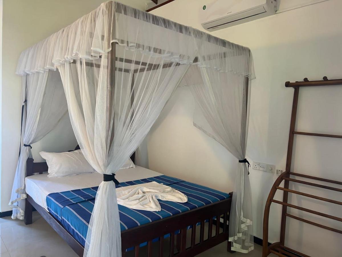 Pineapple Surf Hotel อาฮานกามา ภายนอก รูปภาพ
