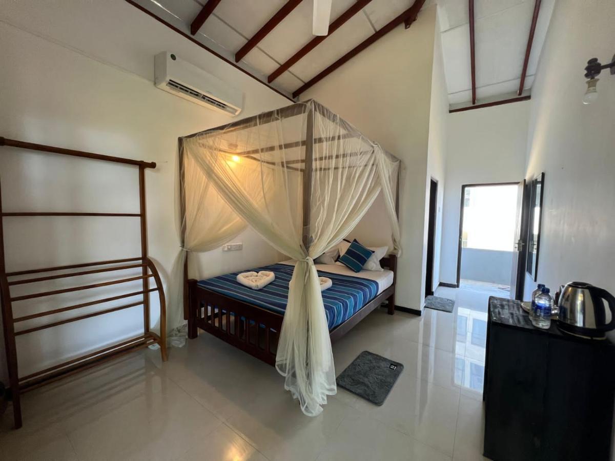 Pineapple Surf Hotel อาฮานกามา ภายนอก รูปภาพ